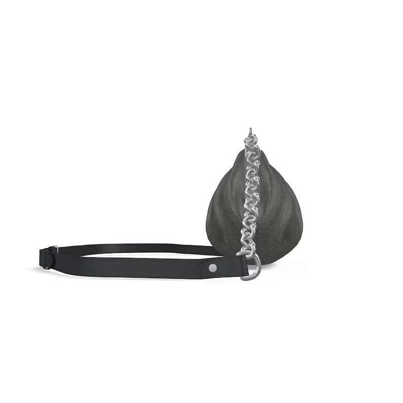 SKÆR STUDIO pleated frame bag, a unique evening clutch with chain for stylish outings